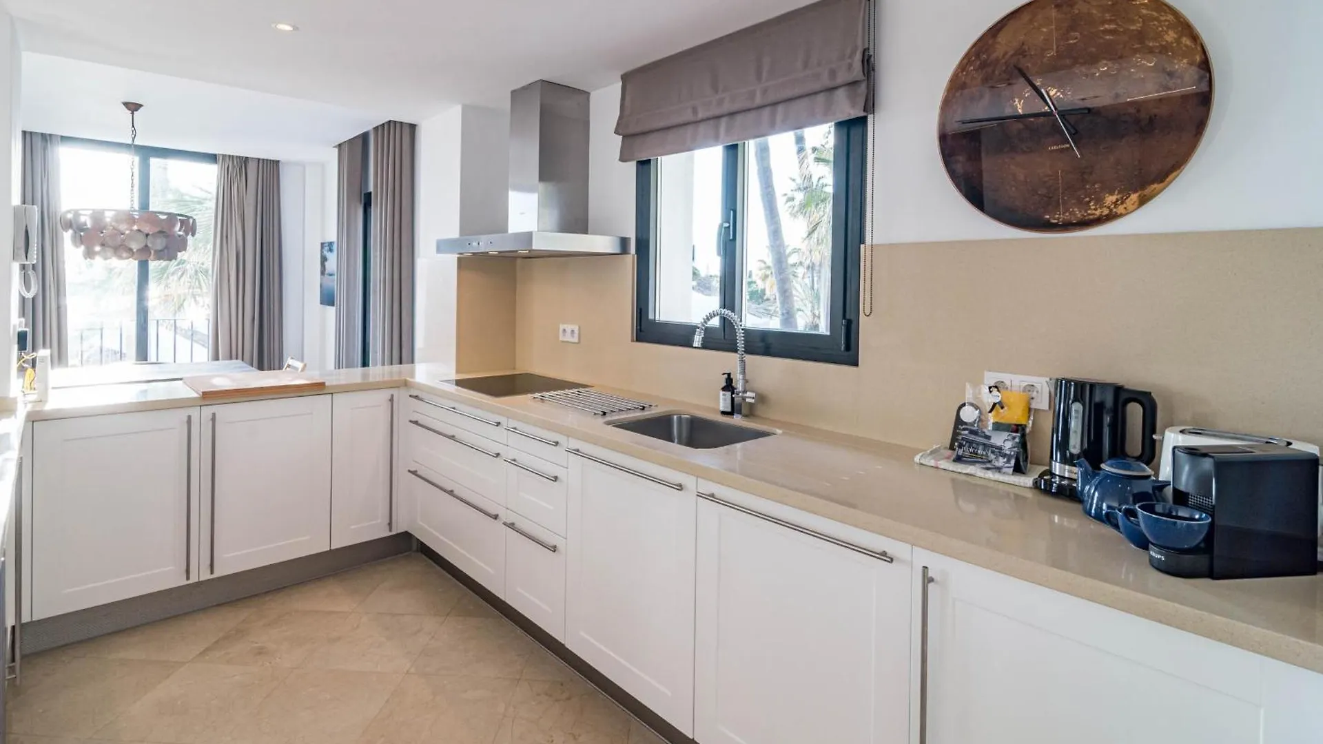 Apartment Jdg7-Stunning Holiday Home 100 Meters From Beach Marbella