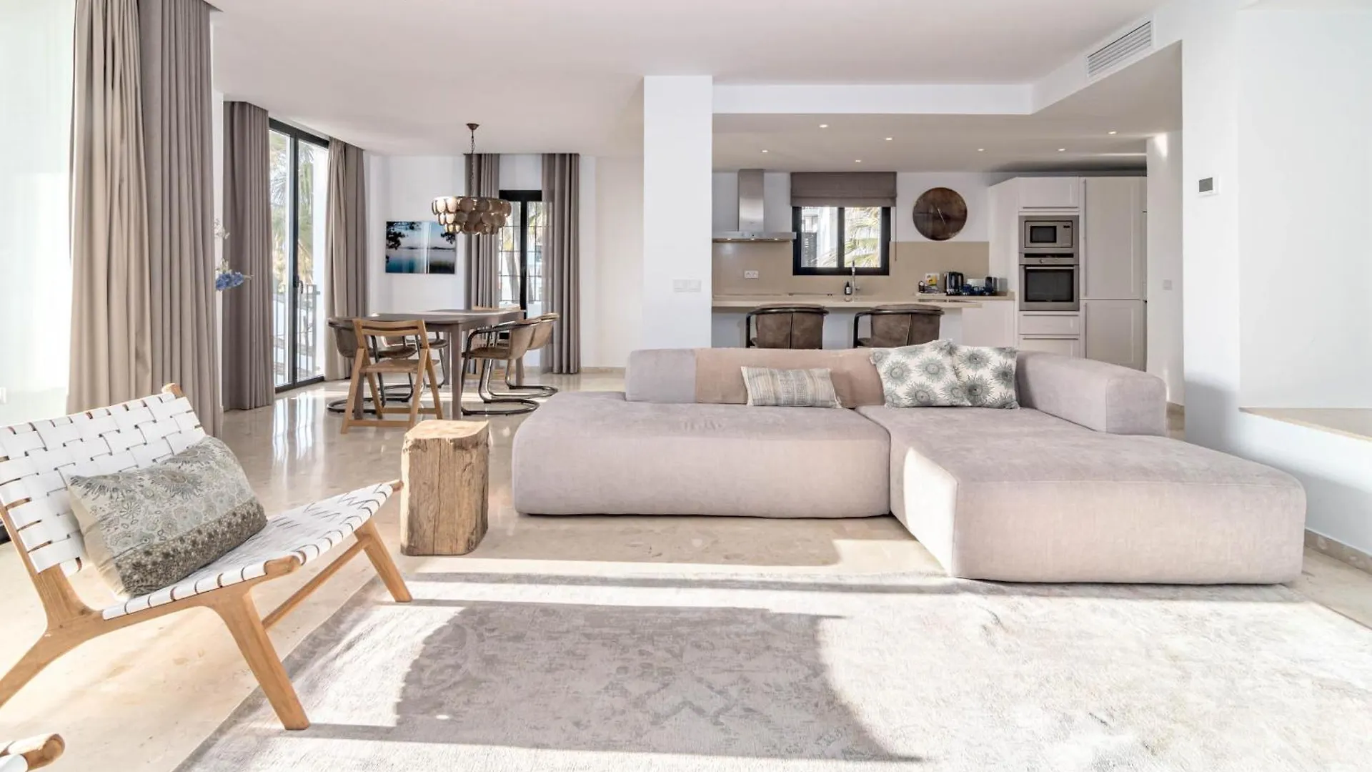 Apartment Jdg7-Stunning Holiday Home 100 Meters From Beach Marbella Spain